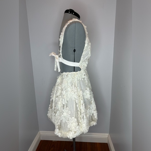 Petal & Pup Atti Floral Appliqué Minidress - Picture 4 of 10